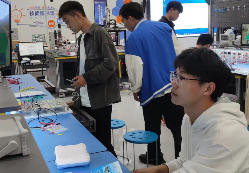 “技能图书馆”强基赋能 打造智能工匠孵化器